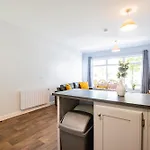 Bright 2-bed Close * Голуэй