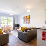 Апартаменты Bright 2-bed Close *