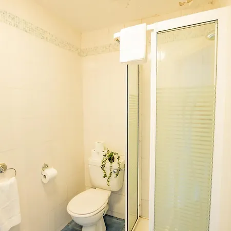 Bright 2 Bedroom In Dunaras