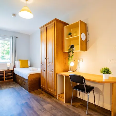Bright 2-bed Close Апартаменты Голуэй
