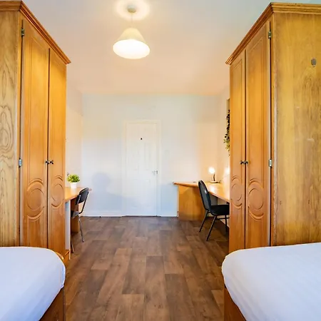 Bright 2-bed Close Апартаменты *