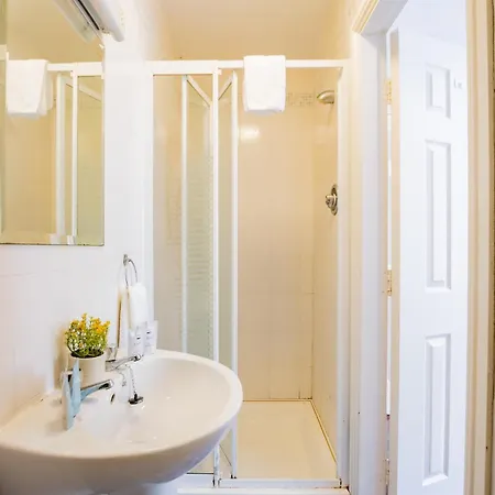Апартаменты Bright 2-bed Close *