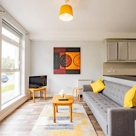 Bright 2 Bedroom In Dunaras