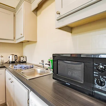 Bright 2 Bedroom In Dunaras 아파트 *