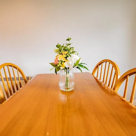 아파트 Bright 2 Bedroom In Dunaras