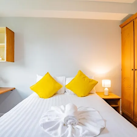 Bright 2 Bedroom In Dunaras 아파트