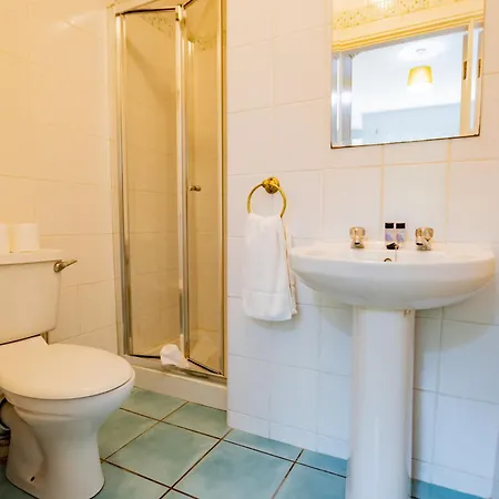 Bright 2 Bedroom In Dunaras 아파트 골웨이